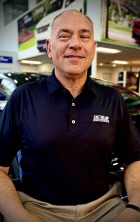 Staff member Mike Beck from ID_b37720