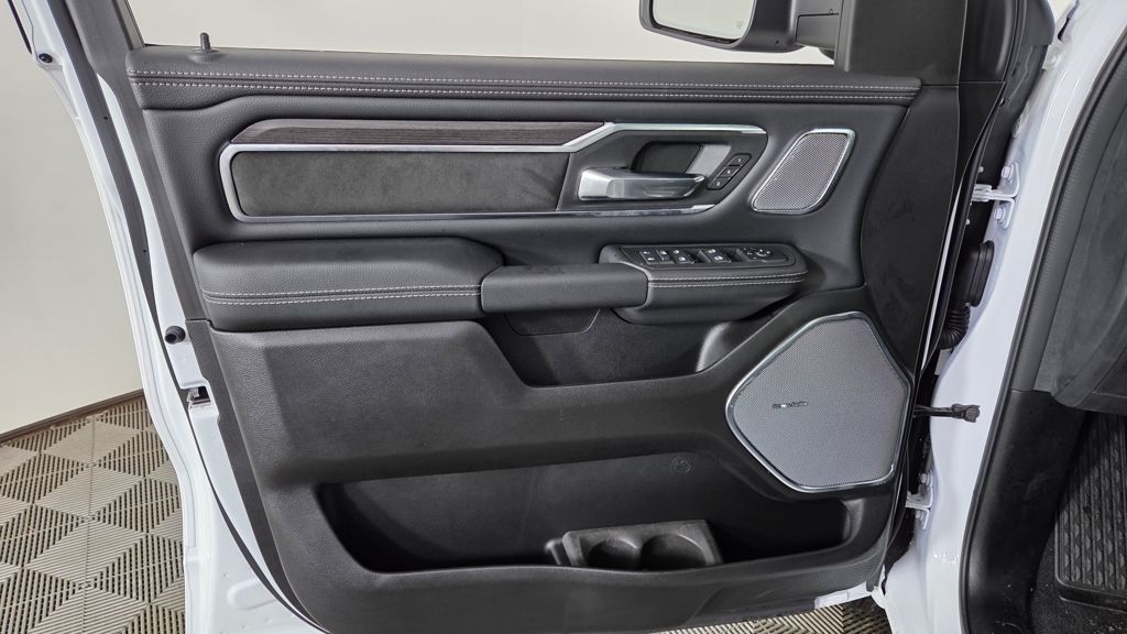 2026 RAM 1500 Laramie - Photo 10
