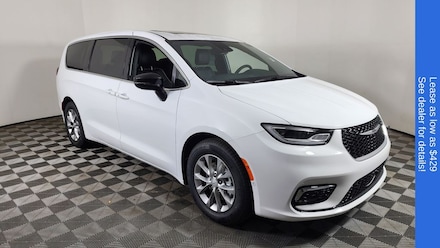 2026 Chrysler Pacifica LIMITED Passenger Van