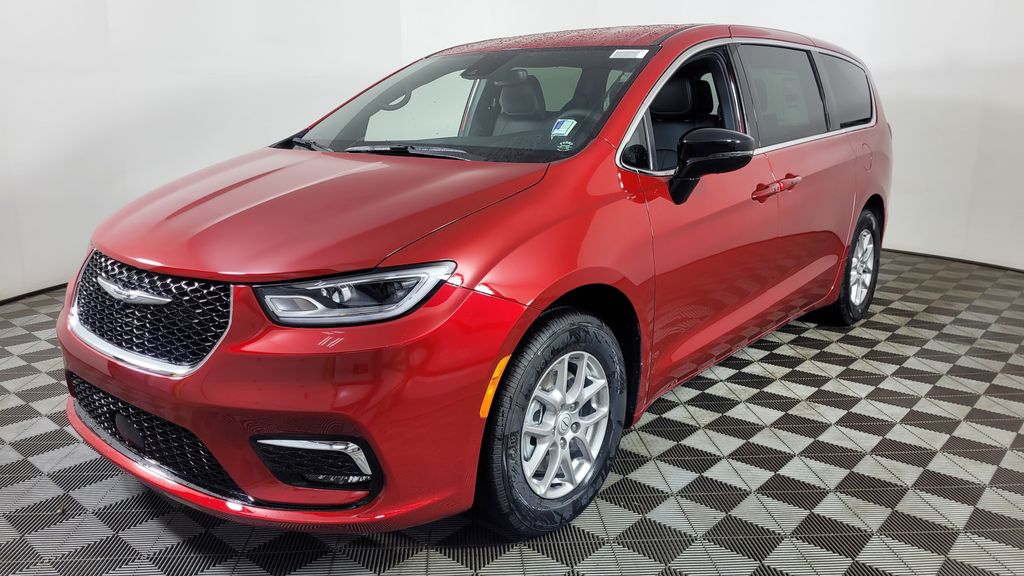 2026 Chrysler Pacifica photo 3