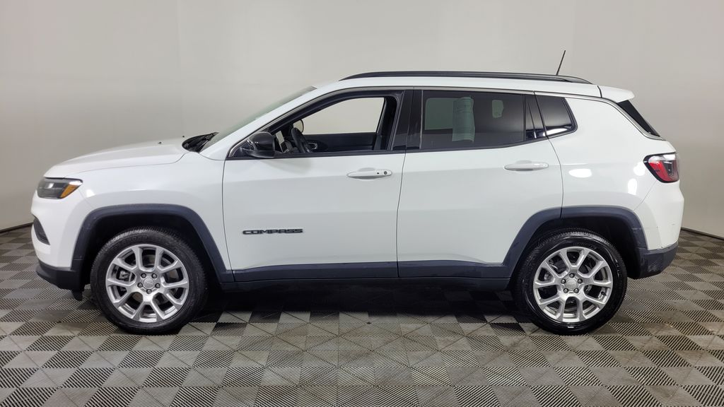 2024 Jeep Compass Latitude Lux photo 4