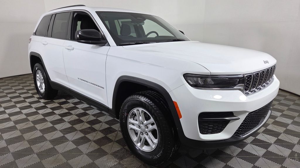 2025 Jeep Grand Cherokee Laredo's photo