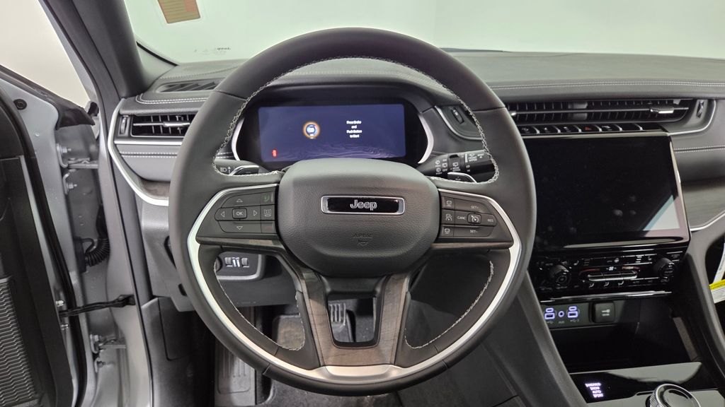 2025 Jeep Grand Cherokee Limited - Photo 17