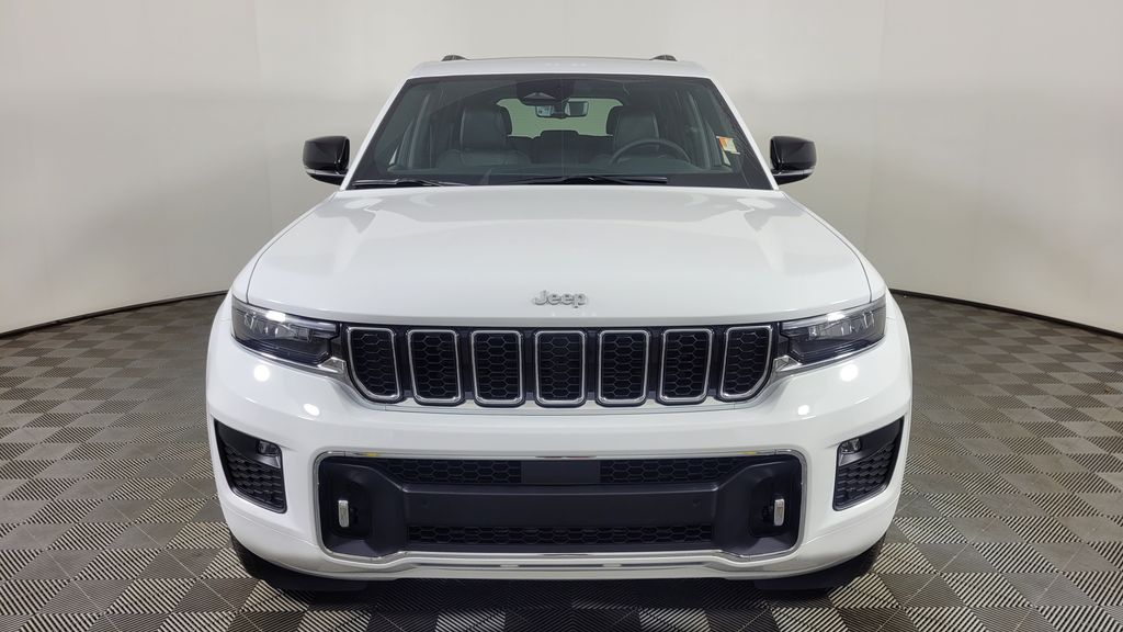 2025 Jeep Grand Cherokee Overland photo 2