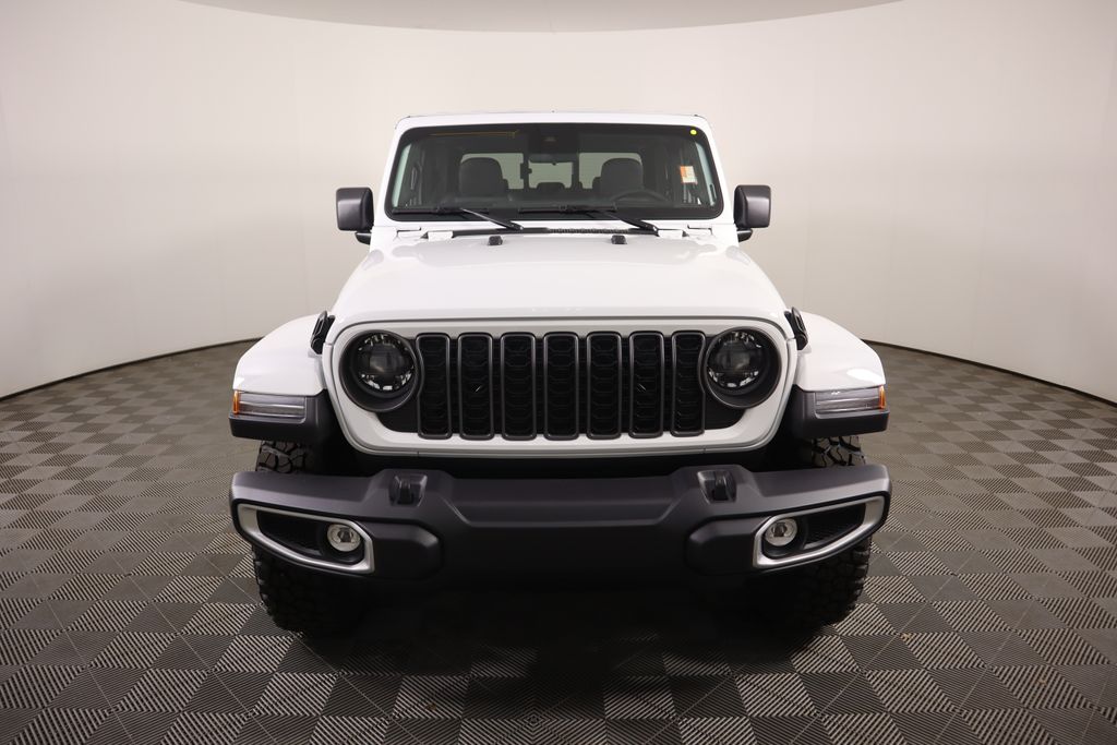 2025 Jeep Gladiator Sport photo 2