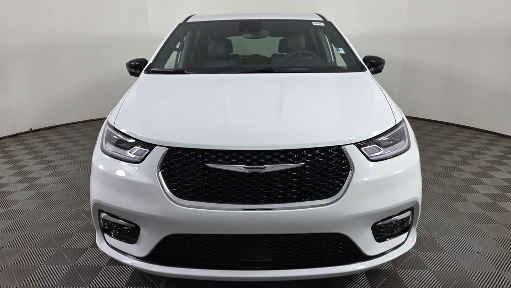 2025 Chrysler Pacifica photo 2