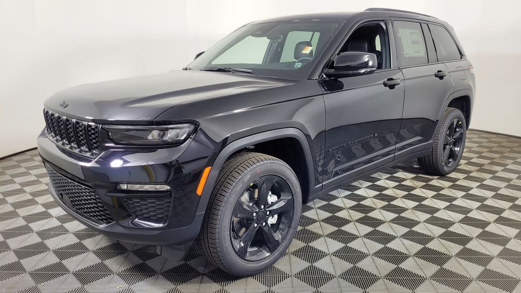 2025 Jeep Grand Cherokee Limited photo 3