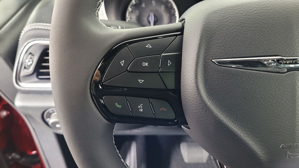 2026 Chrysler Pacifica Limited - Photo 17