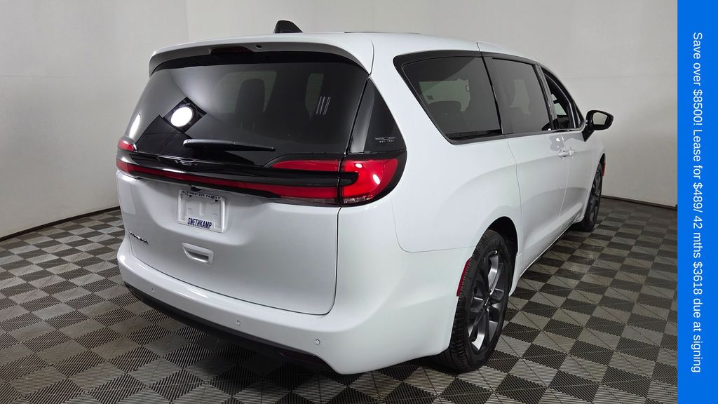 2026 Chrysler Pacifica Select - Photo 8