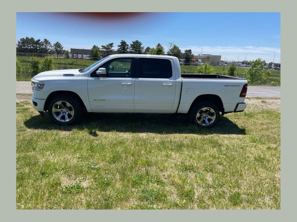 2022 RAM 1500 Big Horn/Lone Star 4x4 Crew Cab 5'7's photo