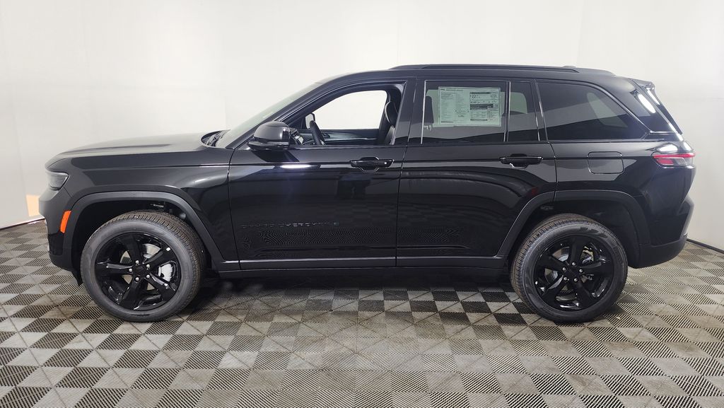 2025 Jeep Grand Cherokee Limited photo 4