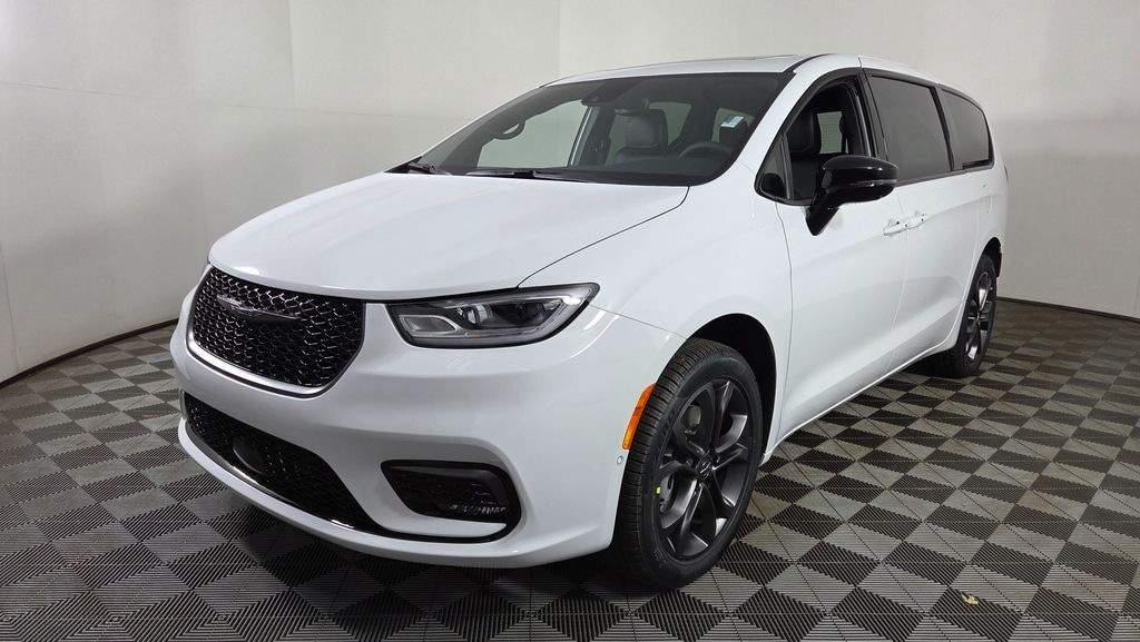 New 2026 Chrysler Pacifica SELECT AWD Passenger Van