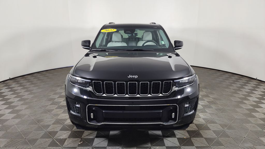 2022 Jeep Grand Cherokee Overland photo 2