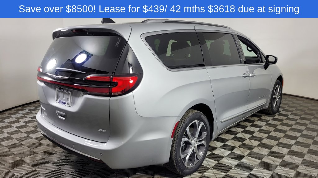 2026 Chrysler Pacifica Pinnacle - Photo 8