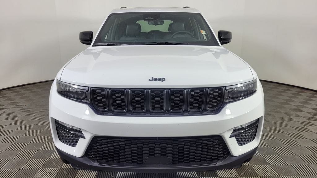 2025 Jeep Grand Cherokee Limited photo 2