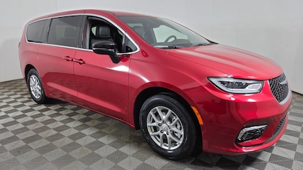 2026 Chrysler Pacifica SELECT Passenger Van
