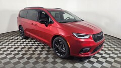 2026 Chrysler Pacifica LIMITED Passenger Van