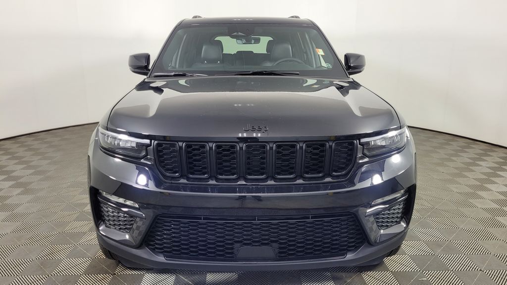 2025 Jeep Grand Cherokee Limited photo 2