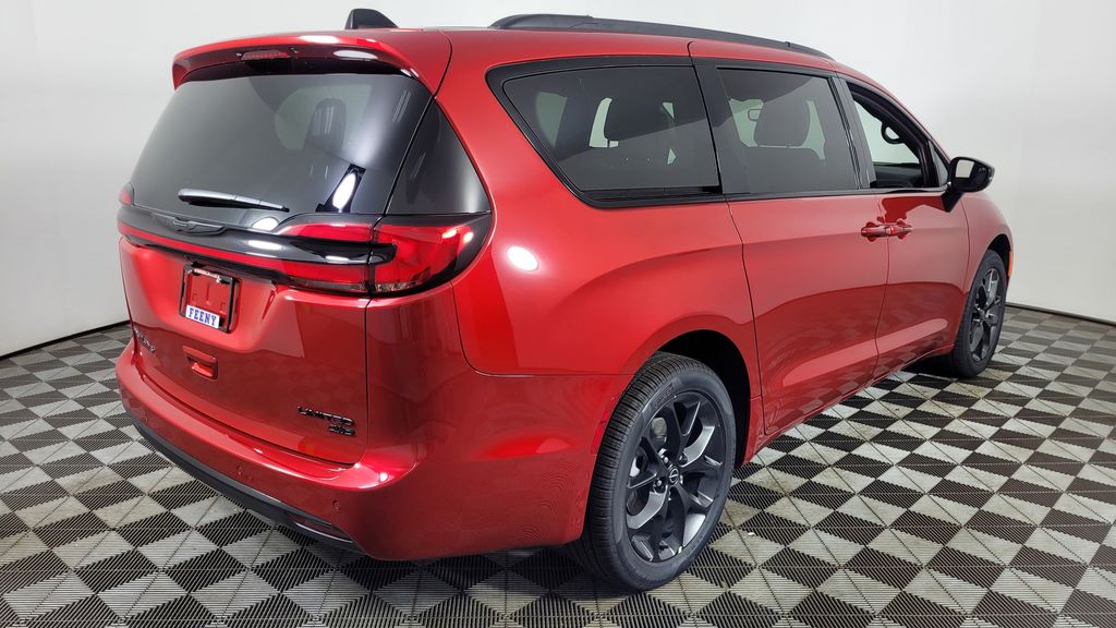 2026 Chrysler Pacifica Limited - Photo 7
