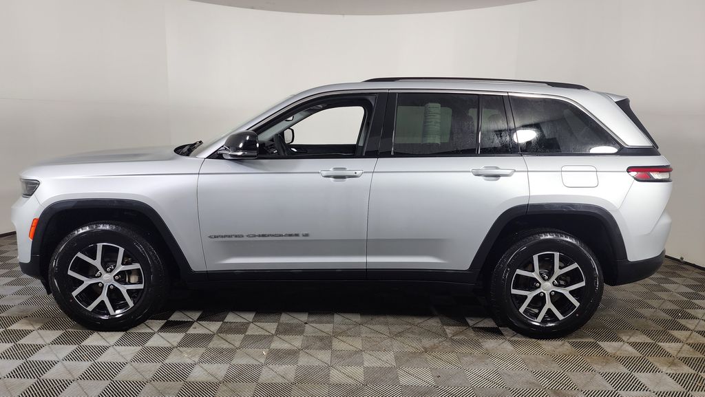 2023 Jeep Grand Cherokee Limited photo 4
