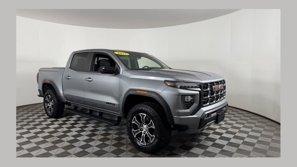2025 GMC Canyon AT4 4WD Crew Cab Short Box's photo