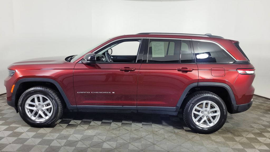 2023 Jeep Grand Cherokee Laredo photo 4