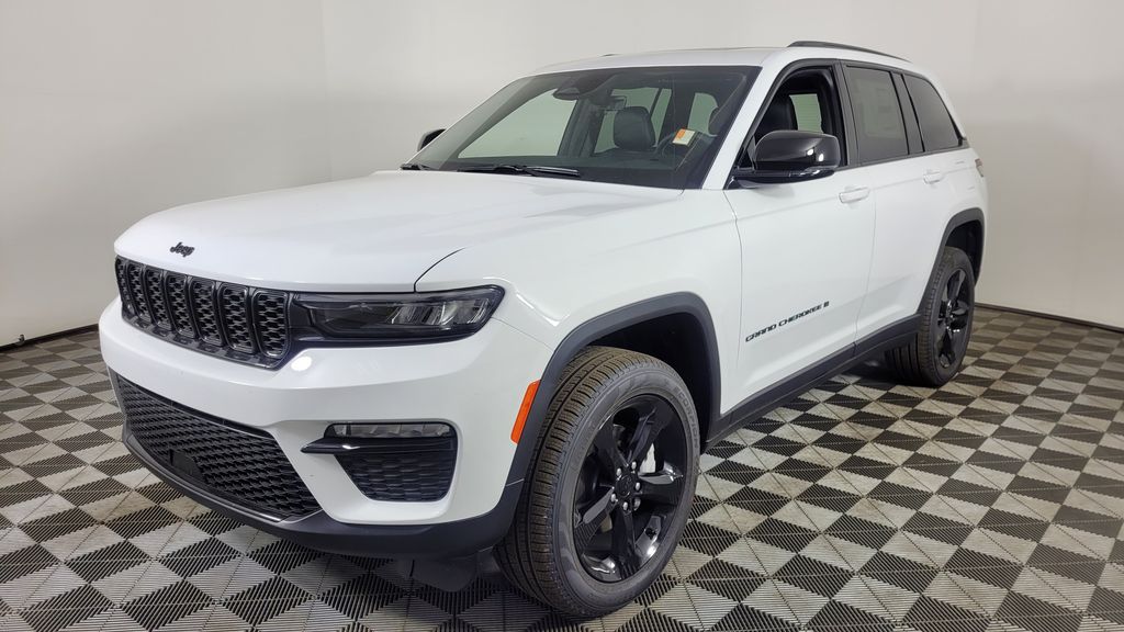 2025 Jeep Grand Cherokee Limited photo 3