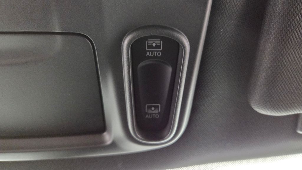 2026 Chrysler Pacifica Select - Photo 28