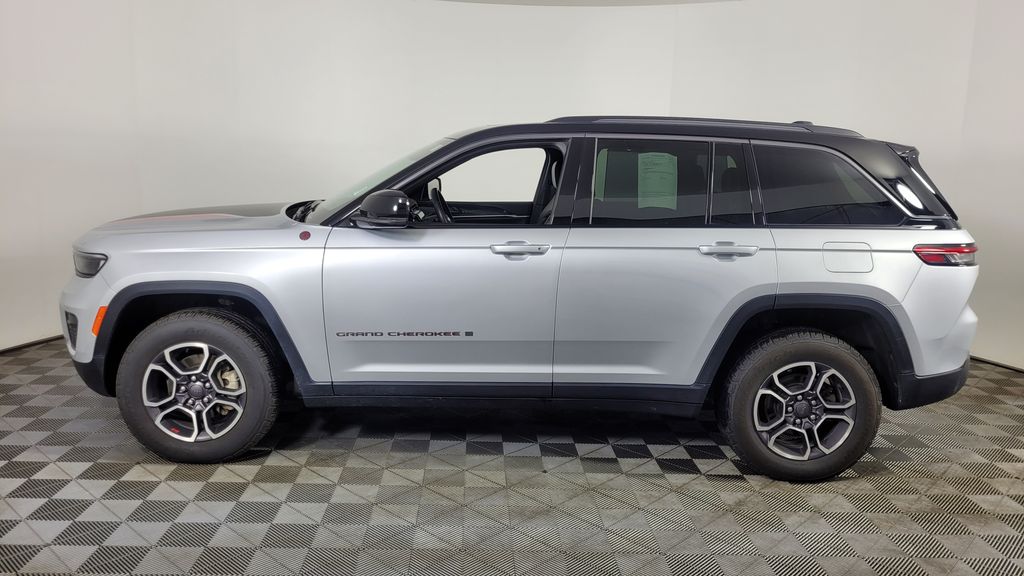 2022 Jeep Grand Cherokee Trailhawk photo 4
