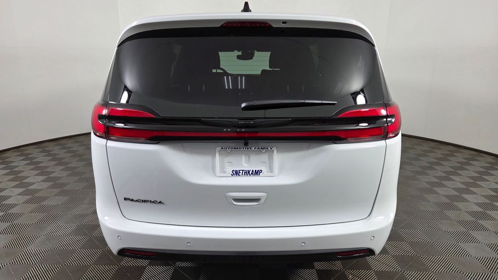 2026 Chrysler Pacifica Select - Photo 6