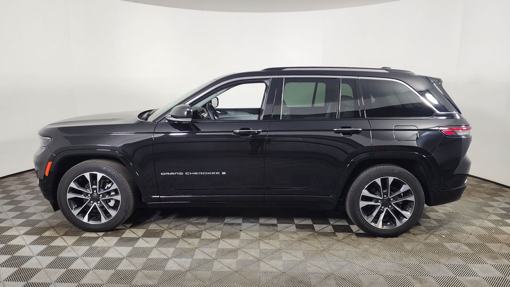 2022 Jeep Grand Cherokee Overland photo 4