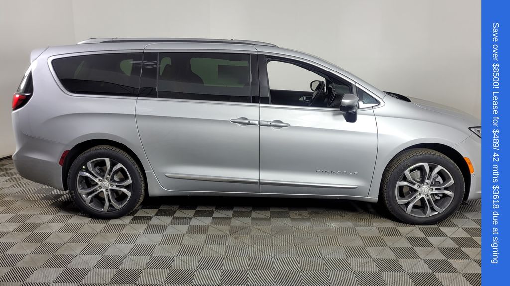 2026 Chrysler Pacifica Pinnacle - Photo 9