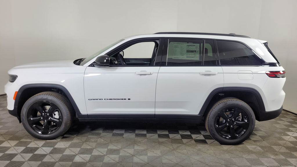 2025 Jeep Grand Cherokee Limited photo 4