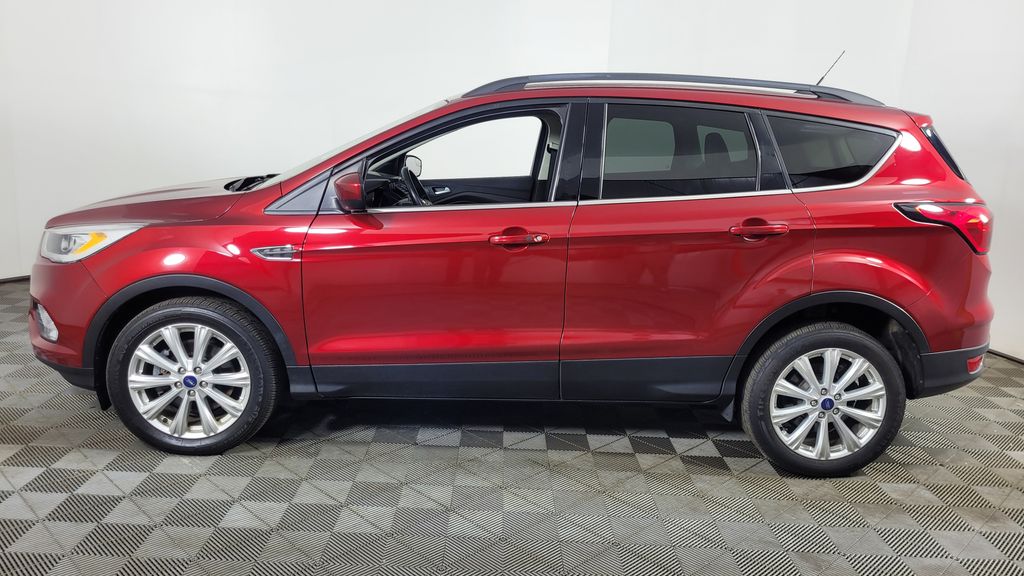 2019 Ford Escape SEL photo 4