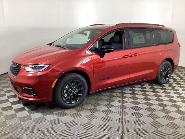 2025 Chrysler Pacifica photo 3