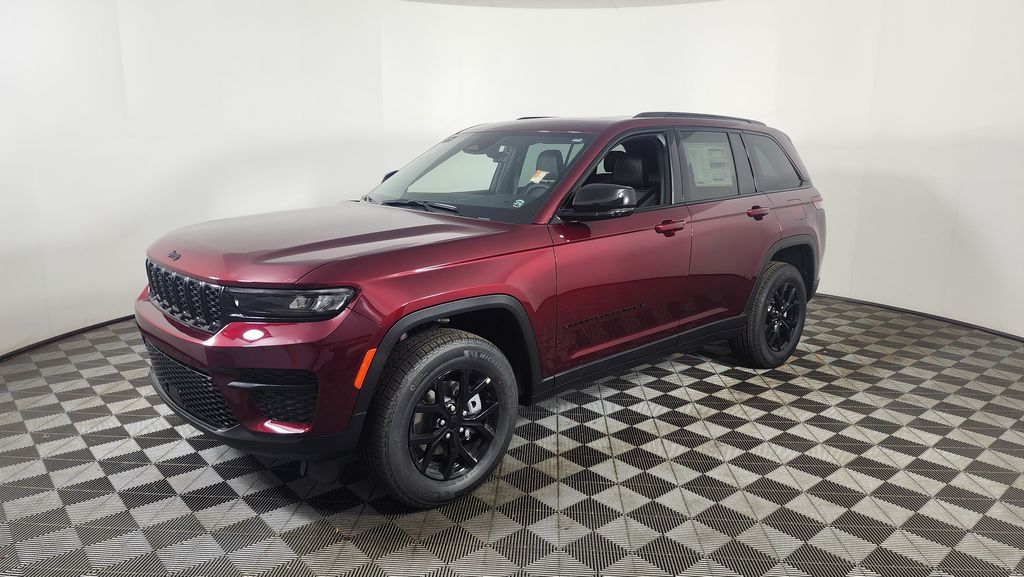 2025 Jeep Grand Cherokee Altitude photo 3