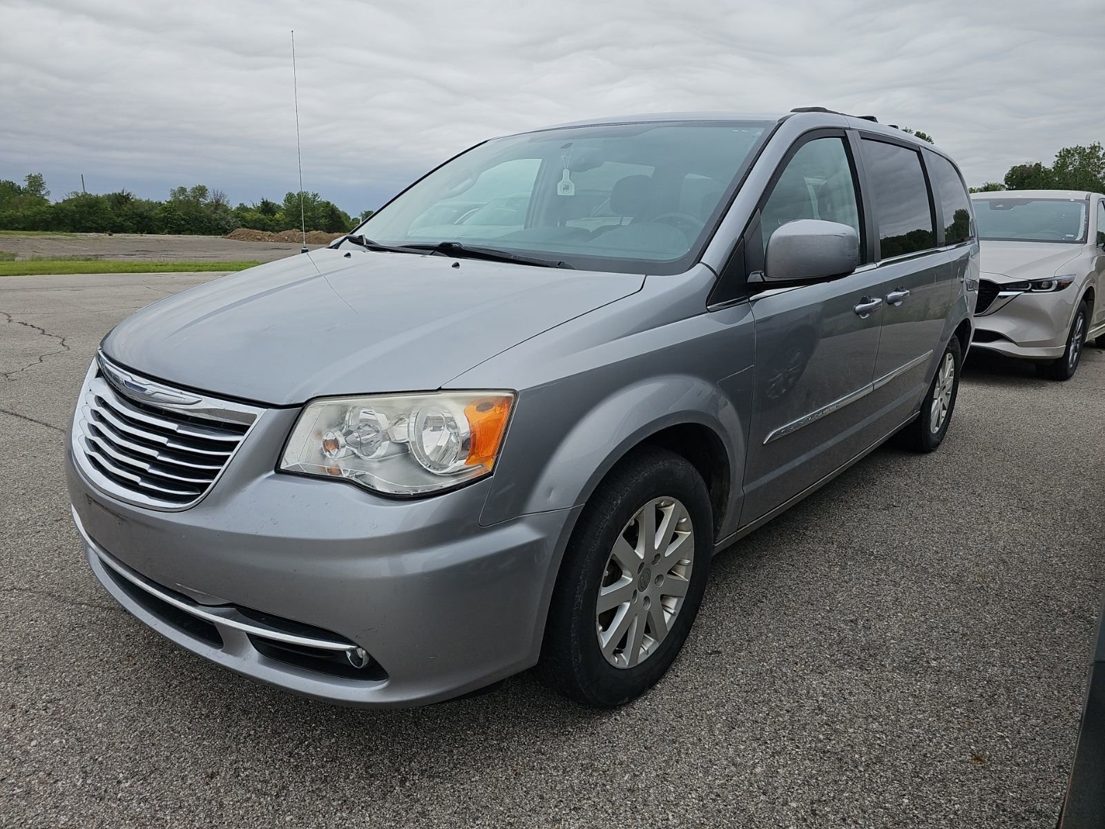 2014 Chrysler Town & Country's photo