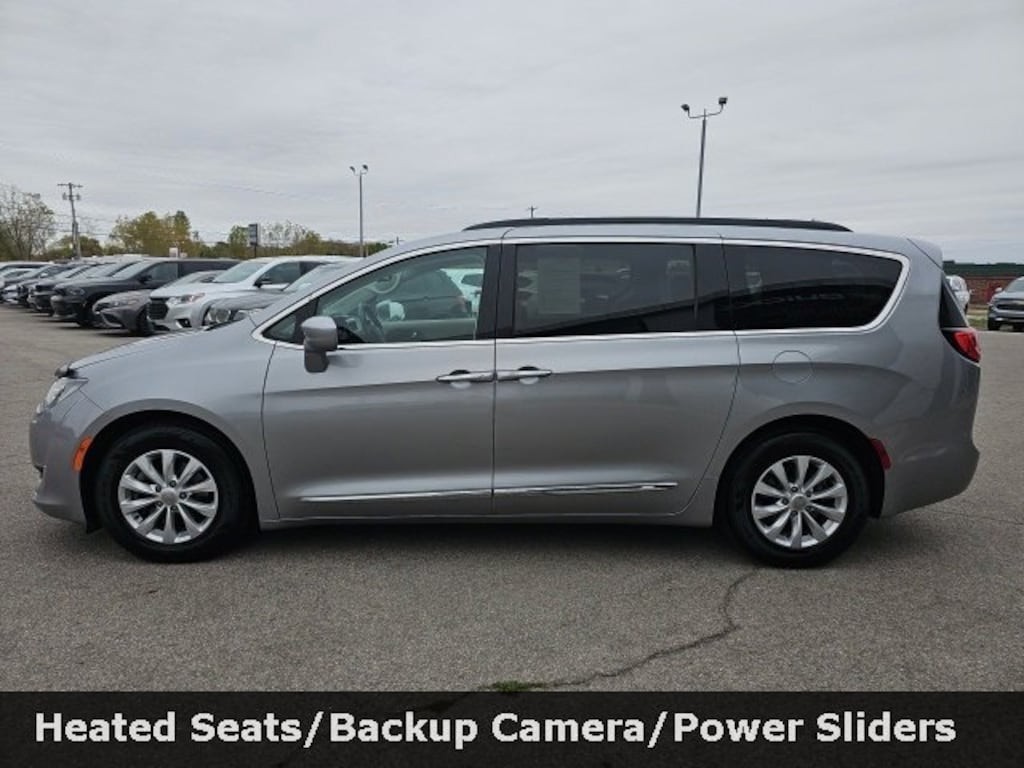 Used 2017 Chrysler Pacifica Touring-L Van