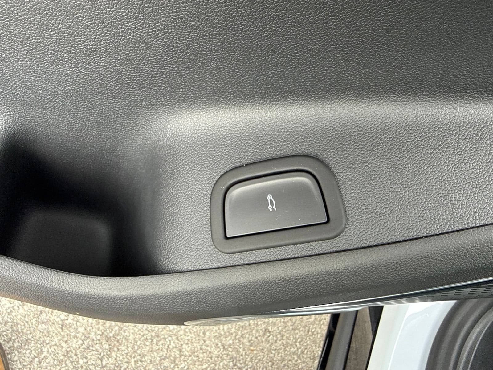 2027 GMC Acadia Denali - Photo 29