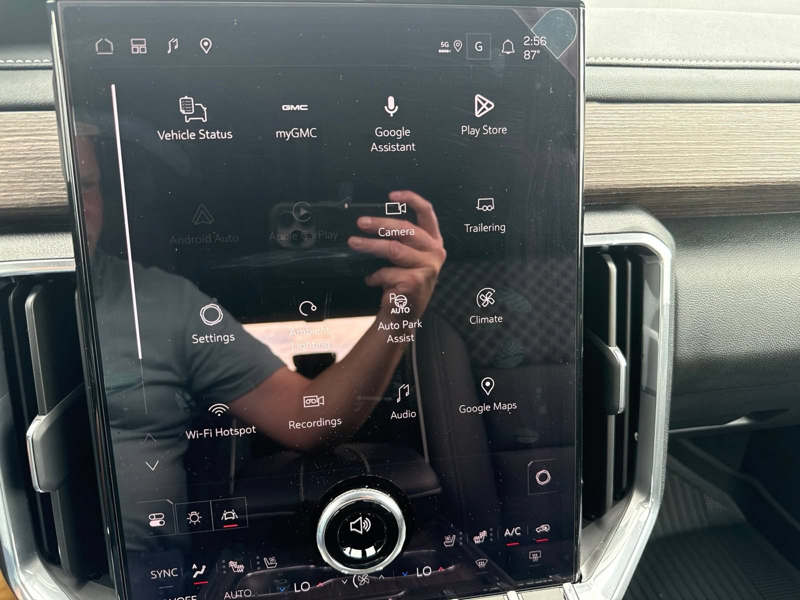 2027 GMC Acadia Denali - Photo 39