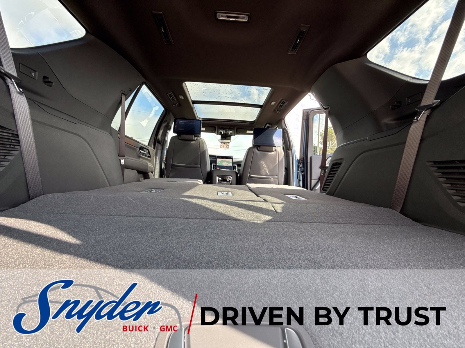 2026 GMC Yukon Denali - Photo 21