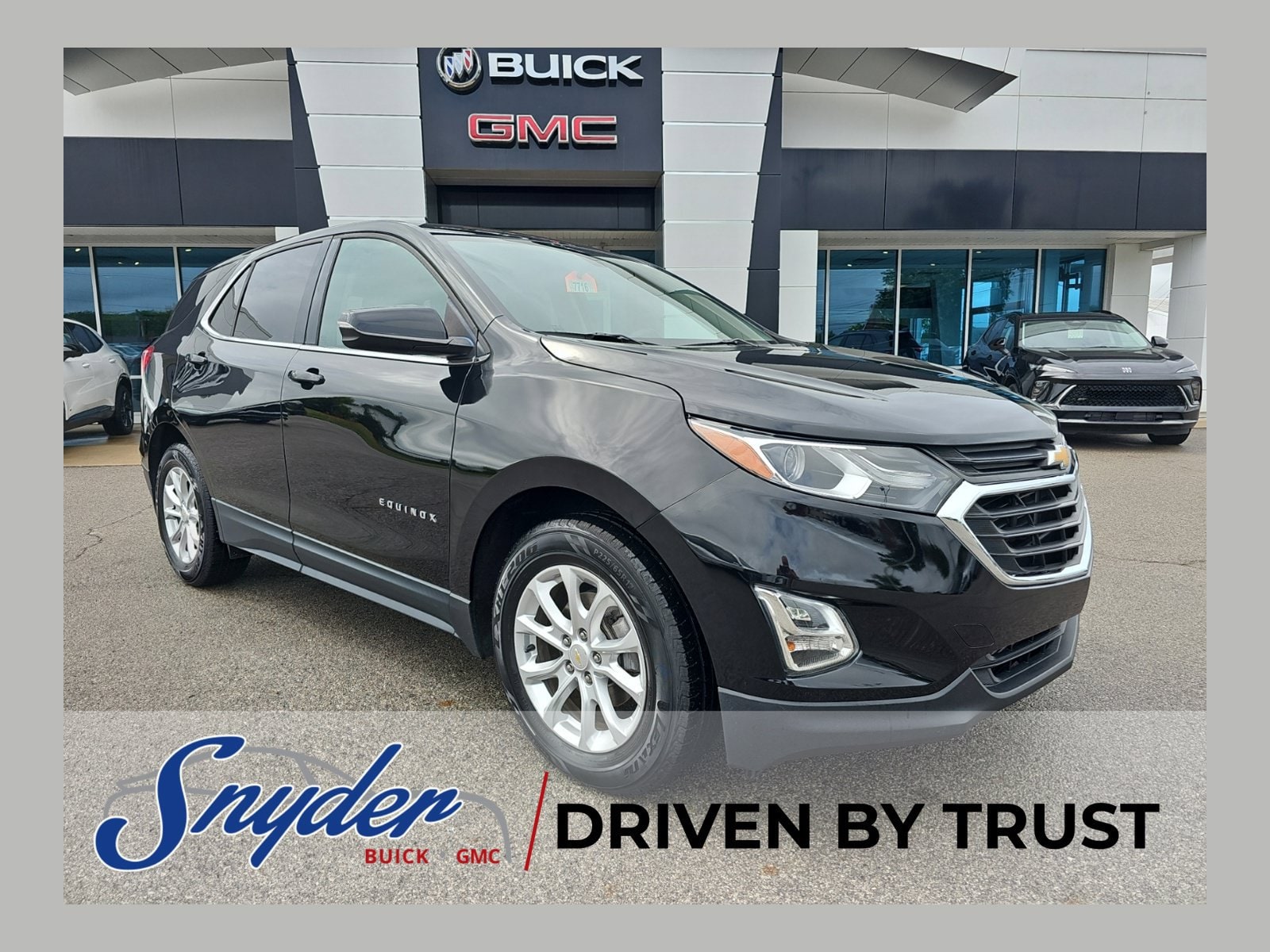 Used 2018 Chevrolet Equinox LT with VIN 2GNAXJEV8J6223736 for sale in Napoleon, OH