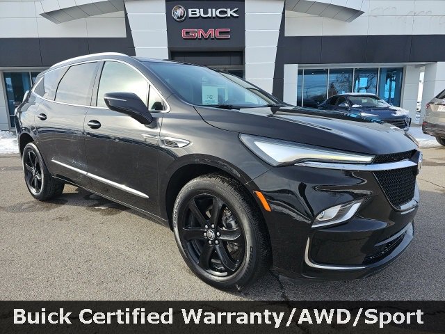 2023 Buick Enclave Essence's photo