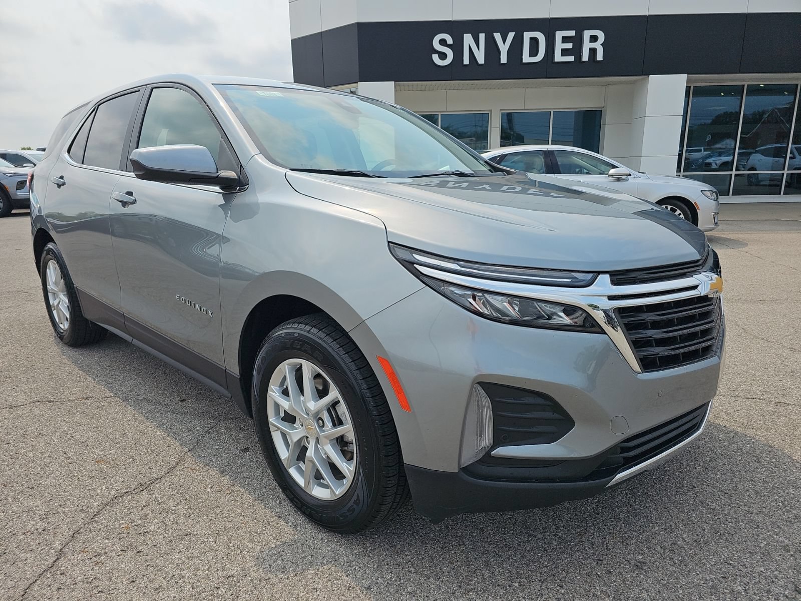 Used 2024 Chevrolet Equinox LT with VIN 3GNAXKEG8RS137671 for sale in Napoleon, OH