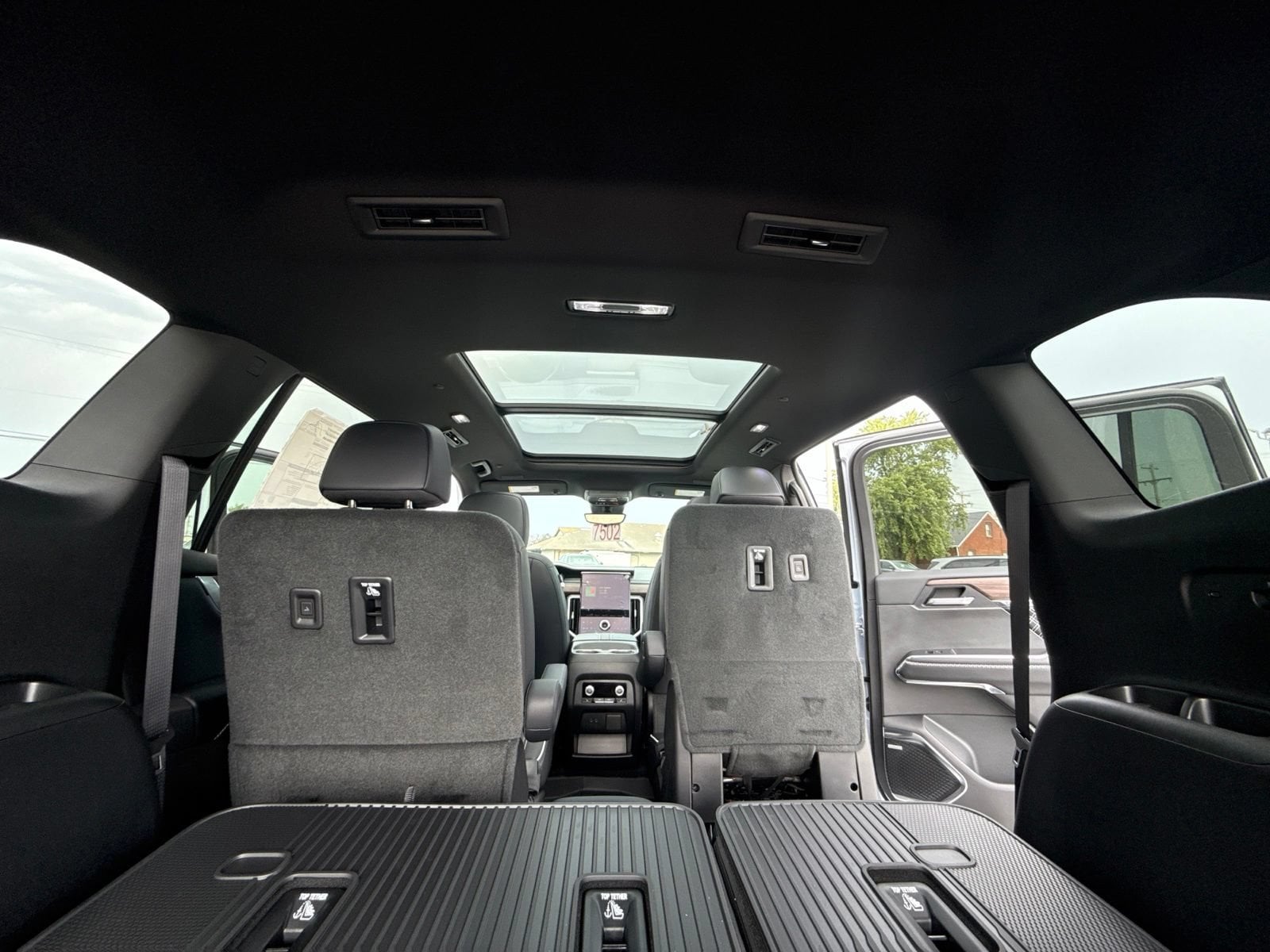 2027 GMC Acadia Denali - Photo 17