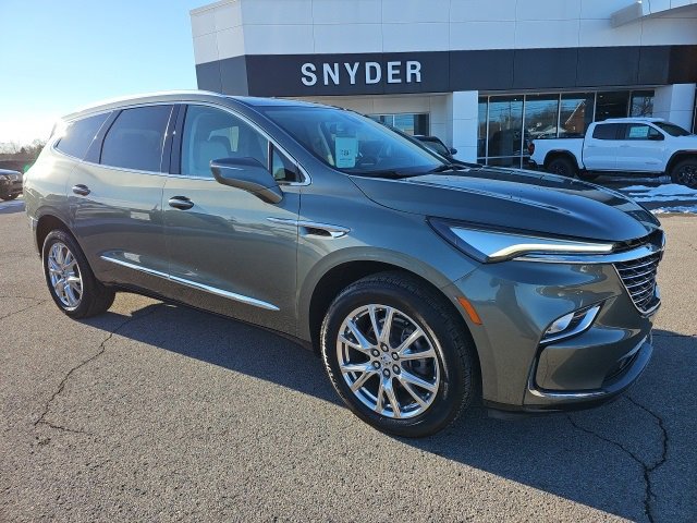 2023 Buick Enclave Essence's photo