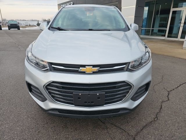 Used 2022 Chevrolet Trax LS with VIN KL7CJKSM3NB539999 for sale in Napoleon, OH