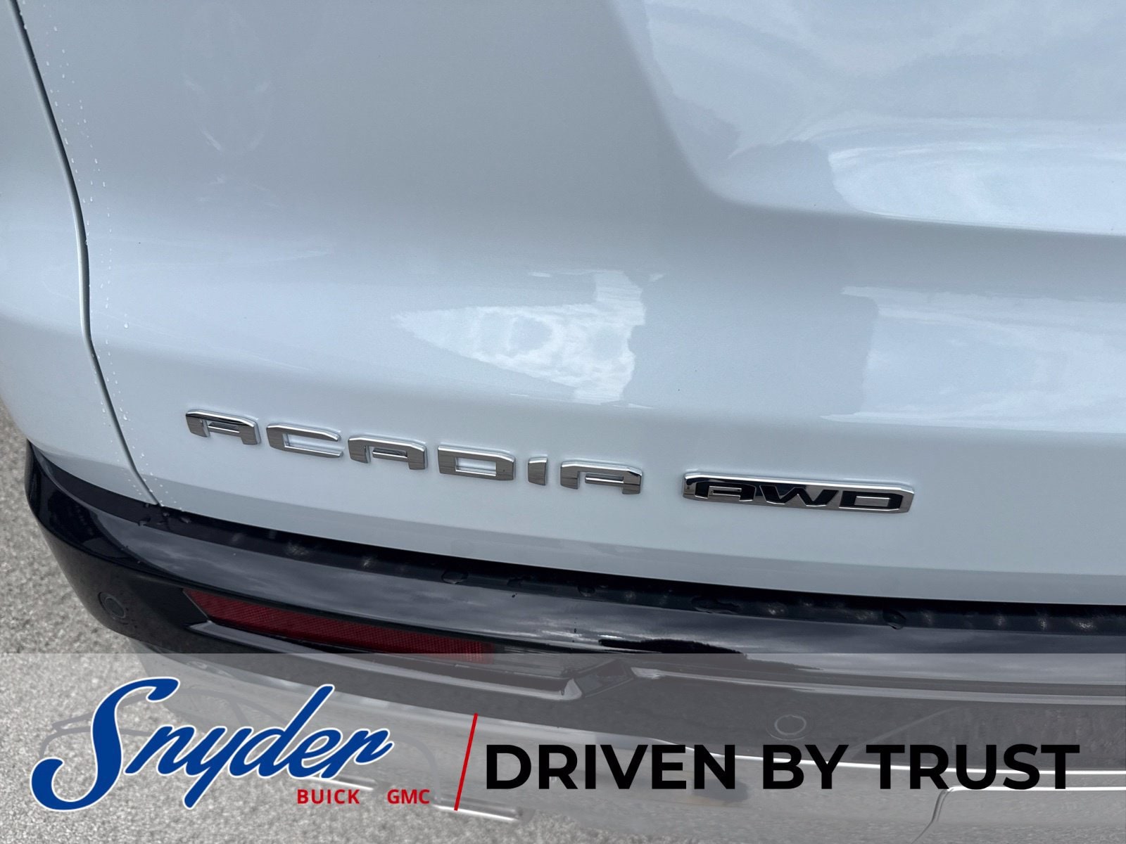 2027 GMC Acadia Denali - Photo 9