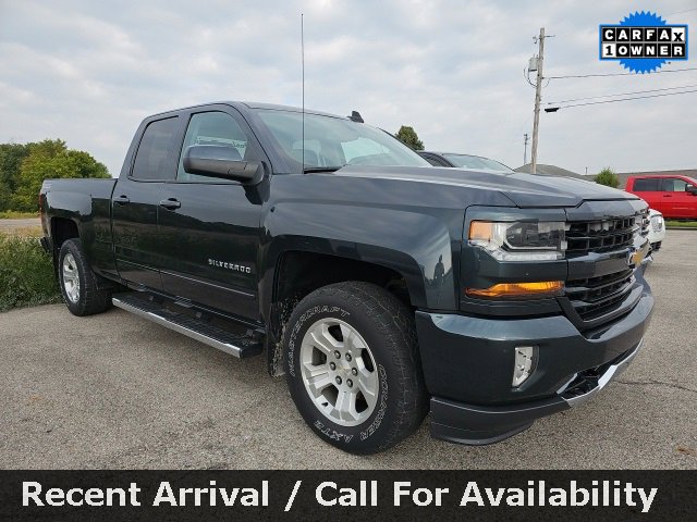 2017 Chevrolet Silverado 1500 LT photo 2