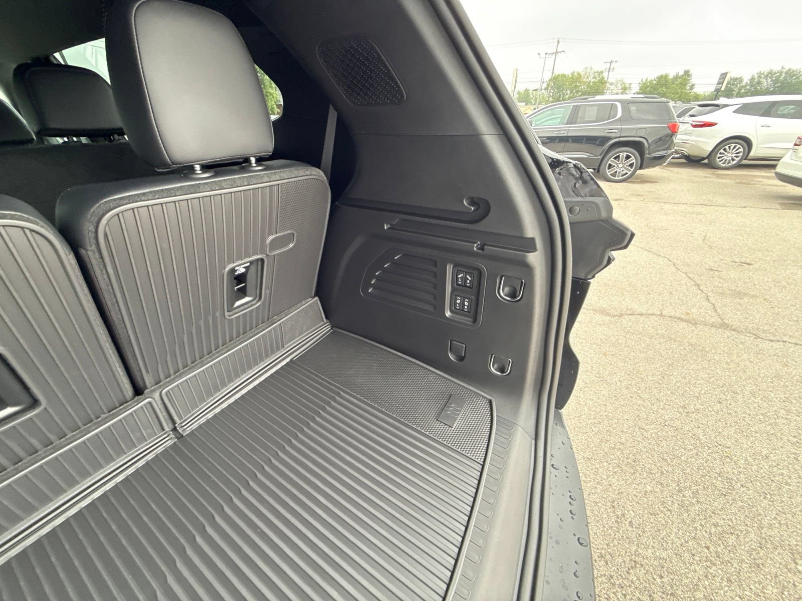2027 Buick Enclave Preferred - Photo 14